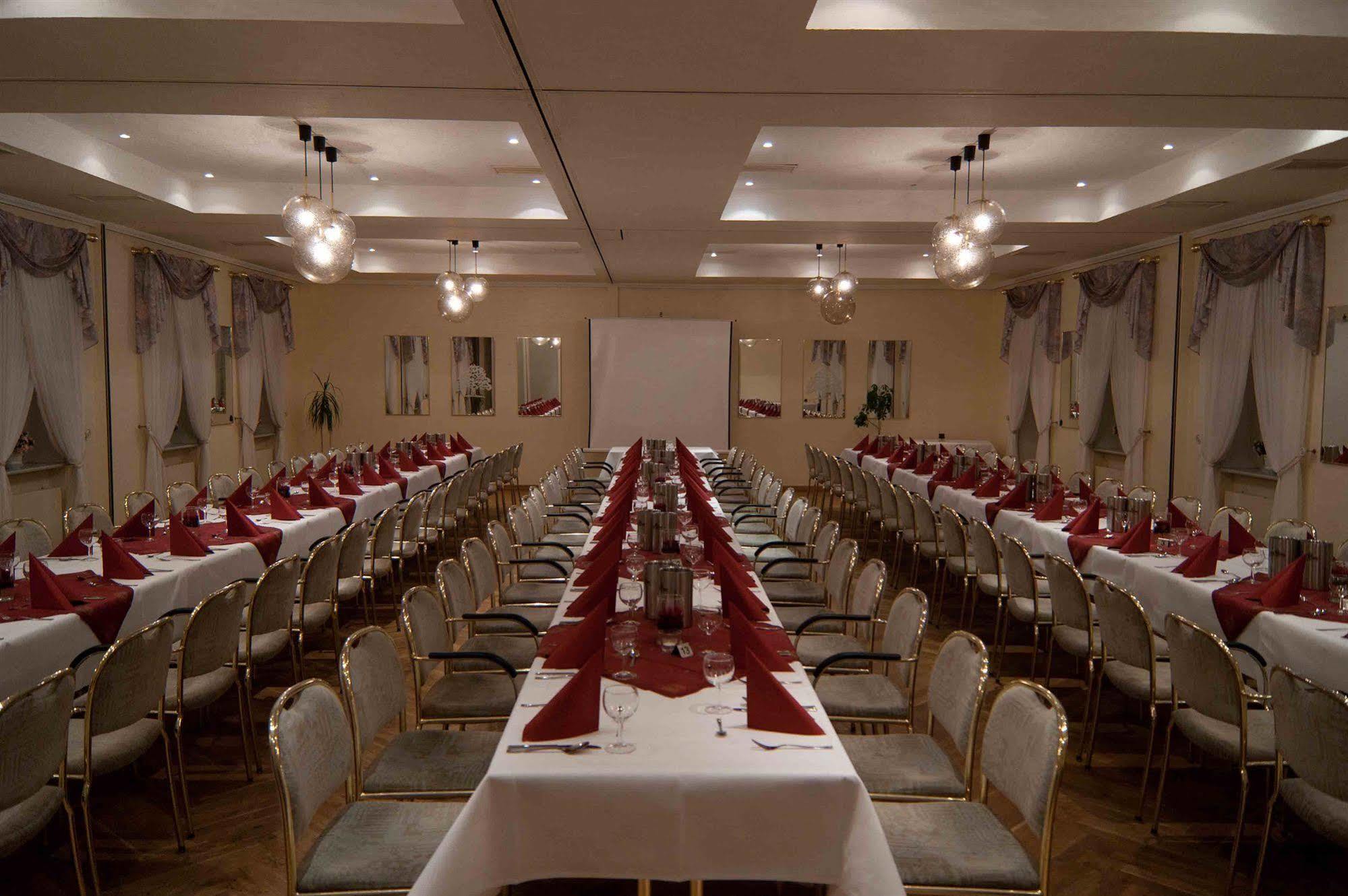 Hotel Zur Linde Meldorf Eksteriør bilde